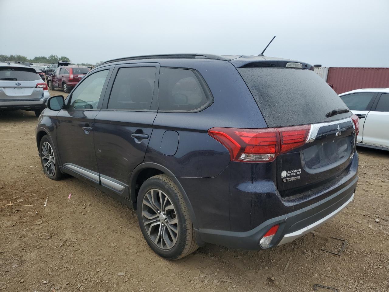 2016 Mitsubishi Outlander Se - Фото 2