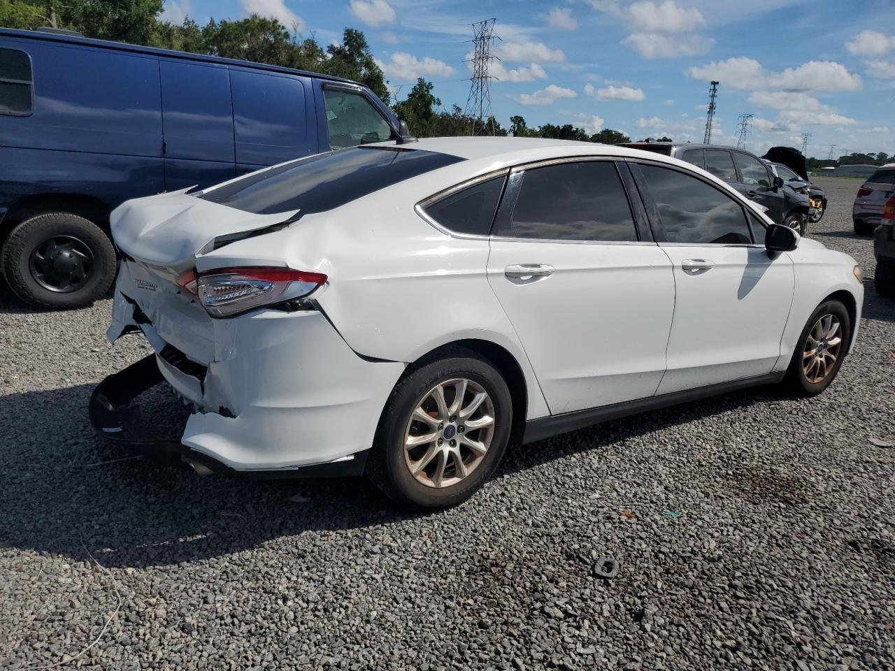 2016 Ford Fusion S - Image 3