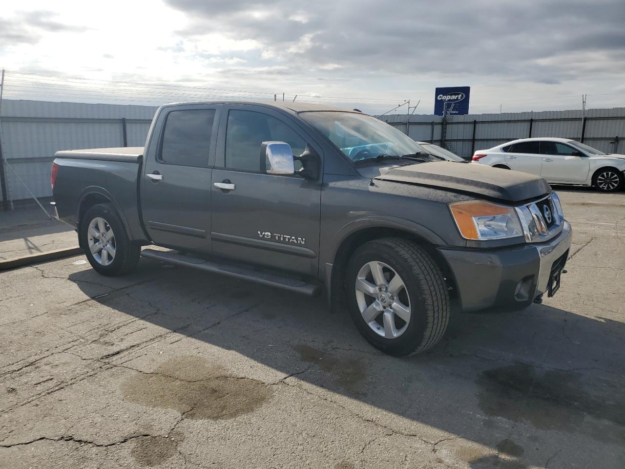 2010 Nissan Titan Xe - Image 4