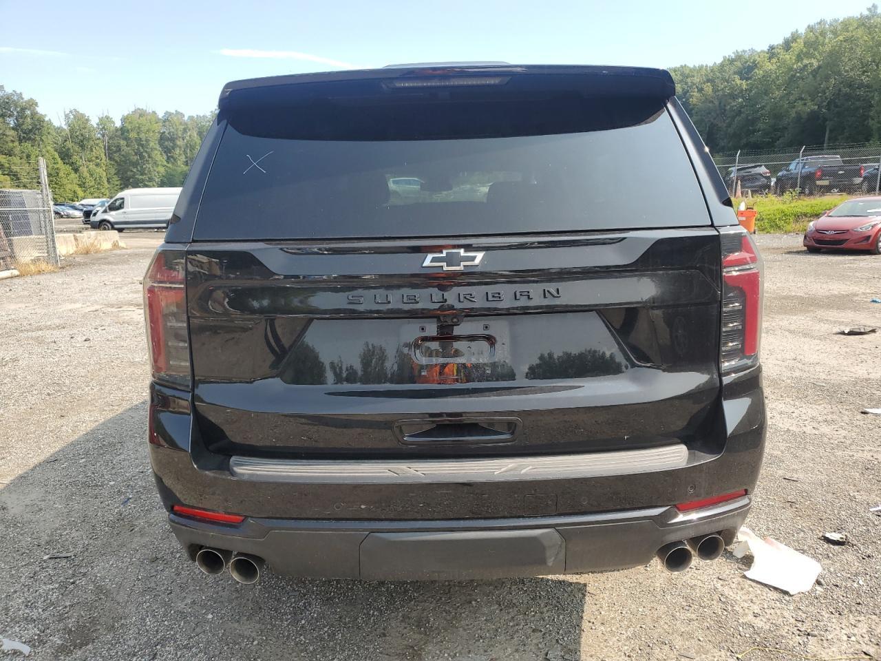 2025 Chevrolet Suburban K1500 Z71 - Image 6