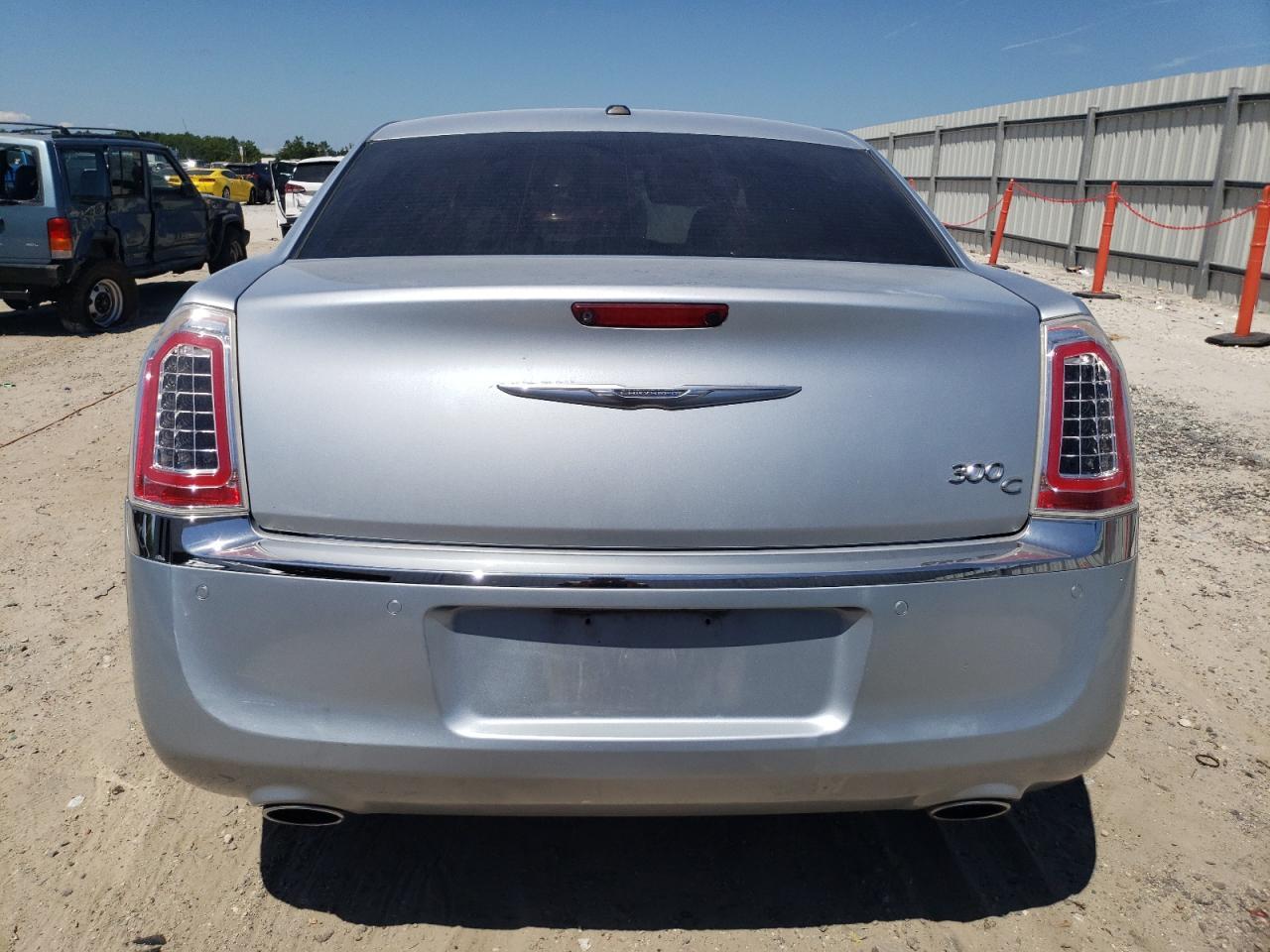2013 Chrysler 300C - Фото 6