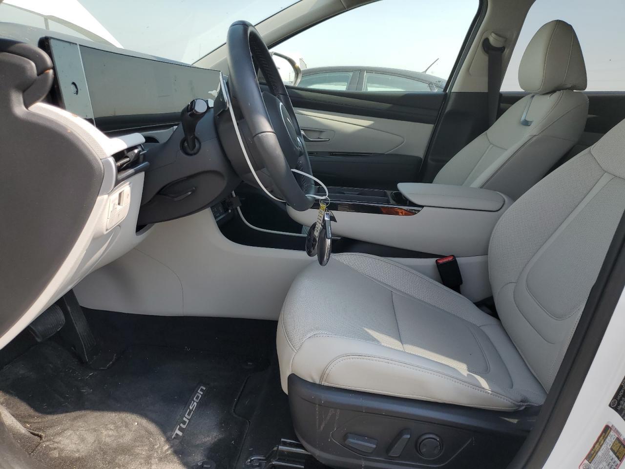 2025 Hyundai Tucson Limited - Image 7