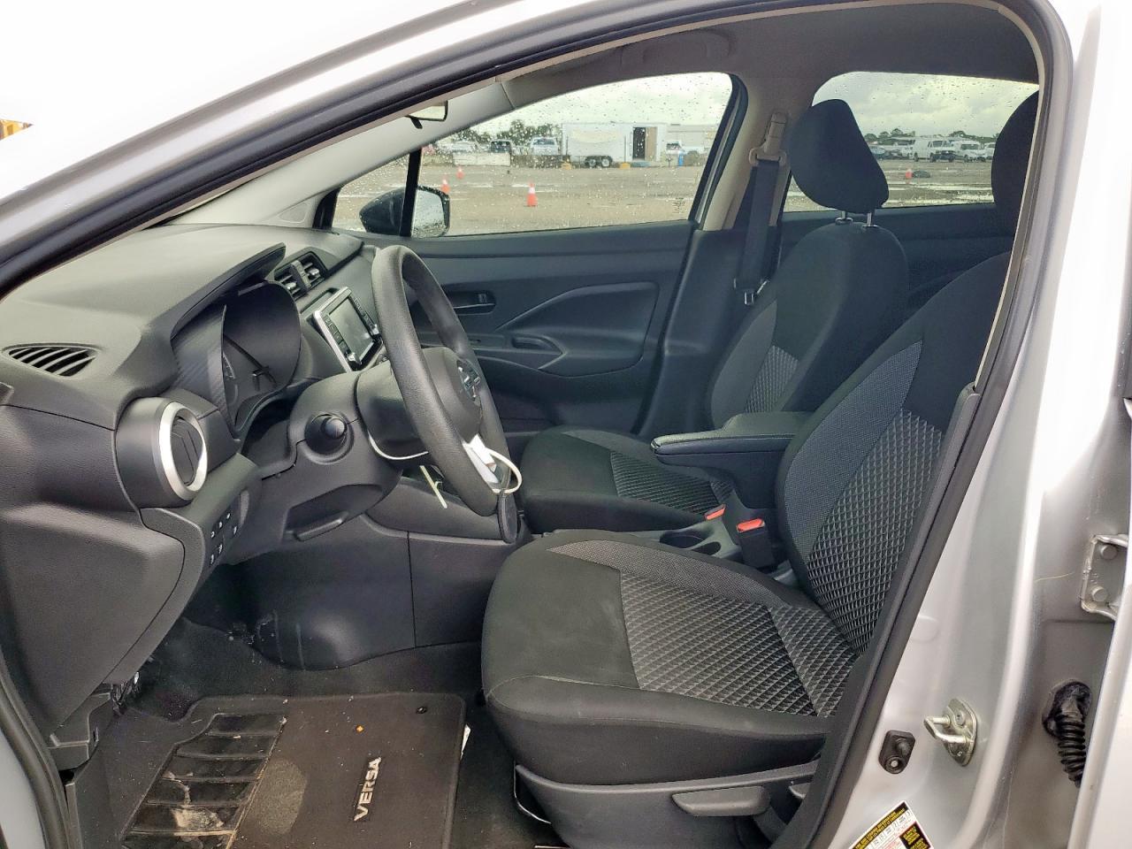 2020 Nissan Versa S - Фото 7