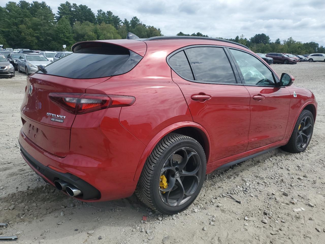 2018 Alfa Romeo Stelvio Quadrifoglio - Image 3