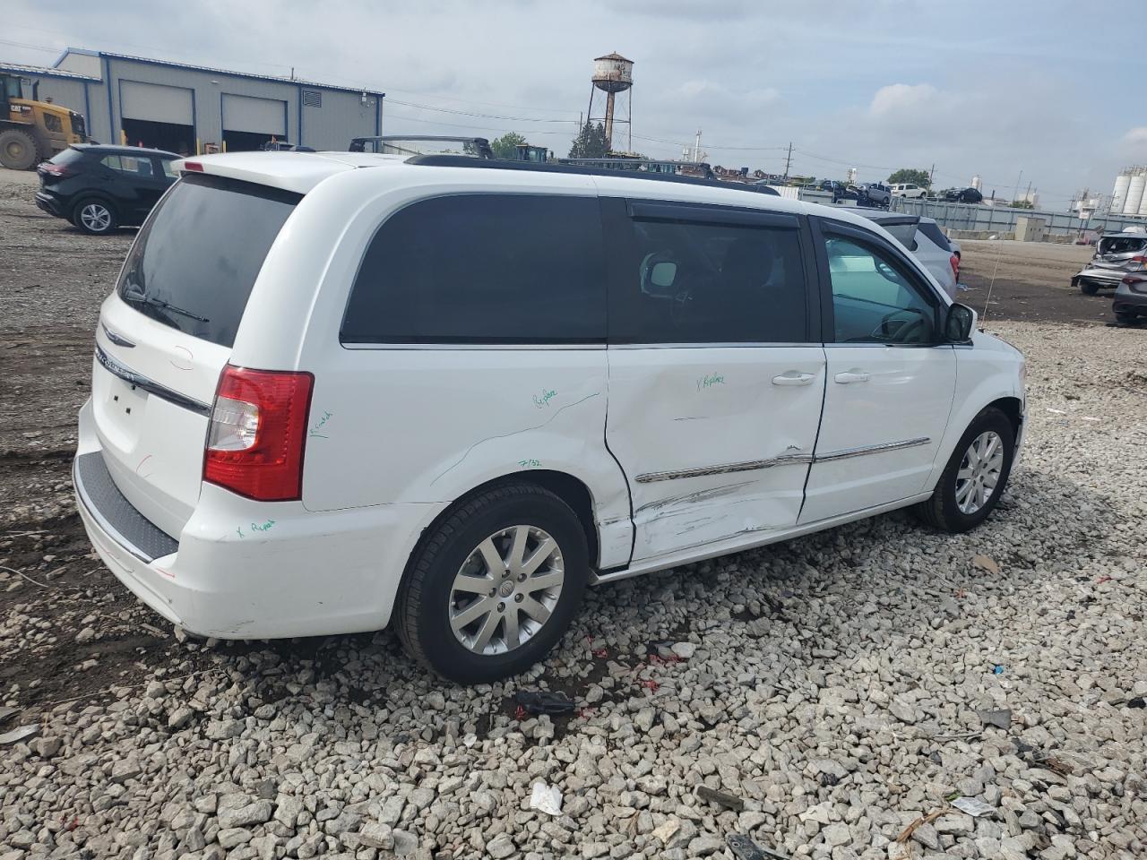 2016 Chrysler Town & Country Touring - Image 3