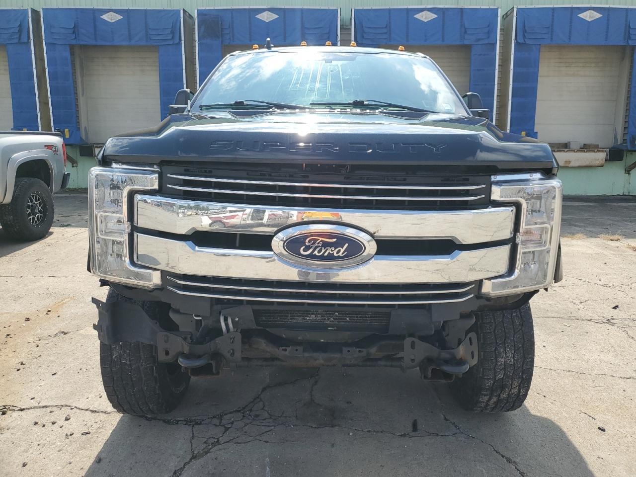 2019 Ford F350 Super Duty - Image 5