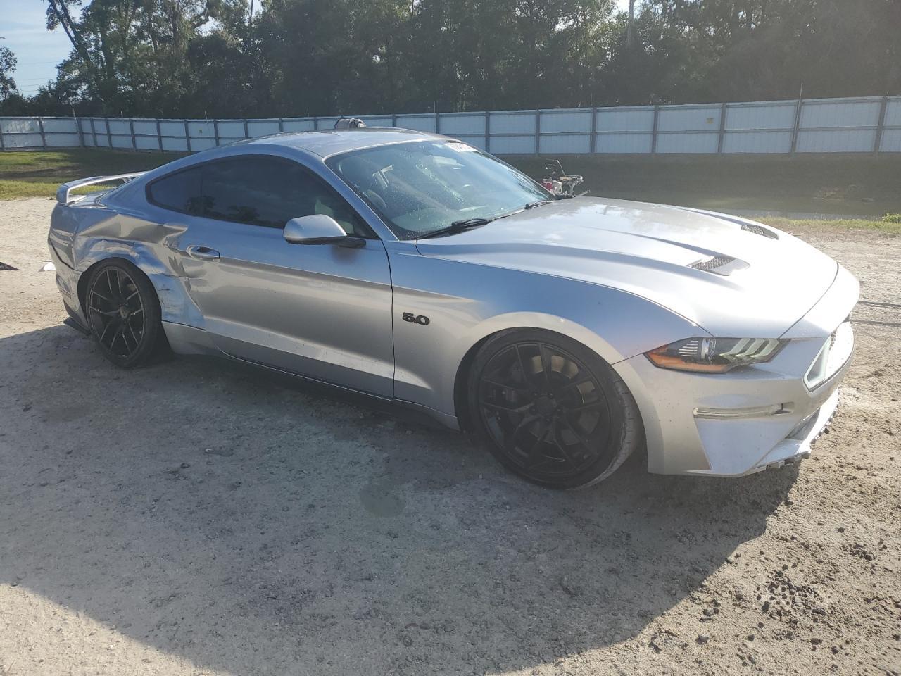 2020 Ford Mustang Gt - Фото 4
