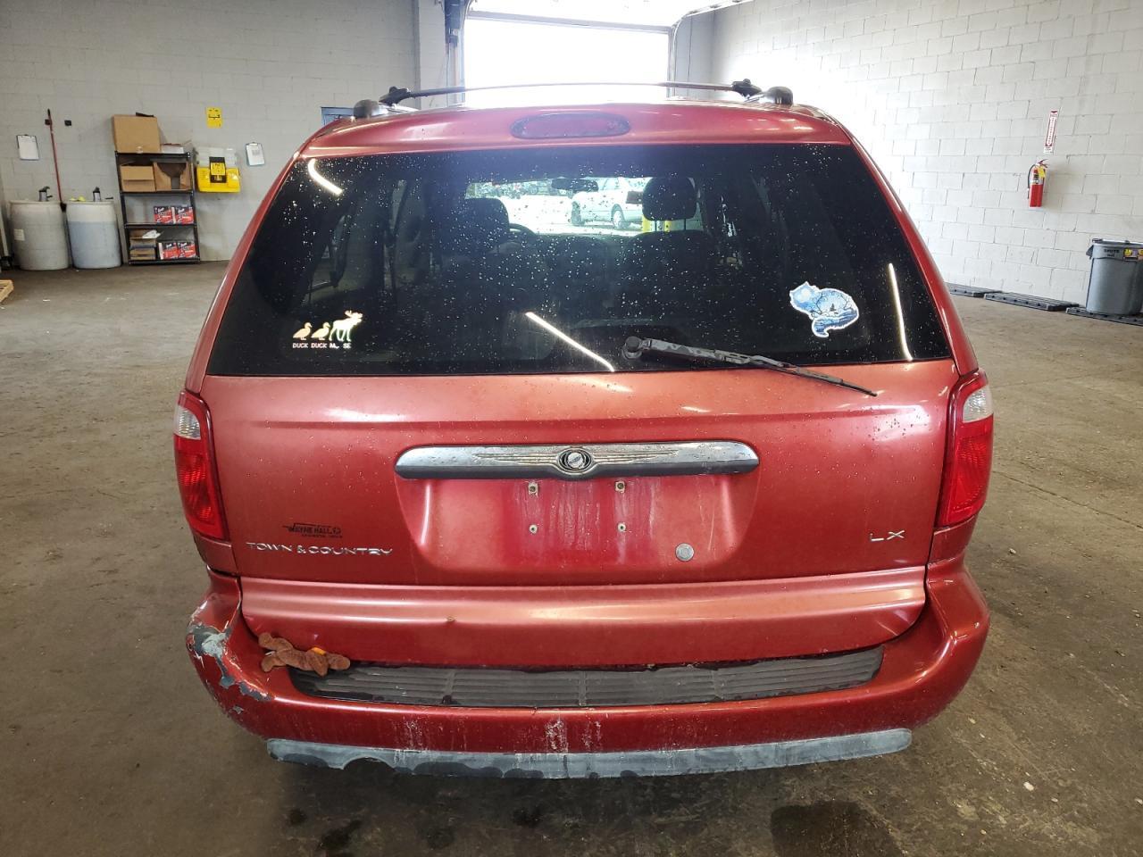 2005 Chrysler Town & Country Lx - Image 6