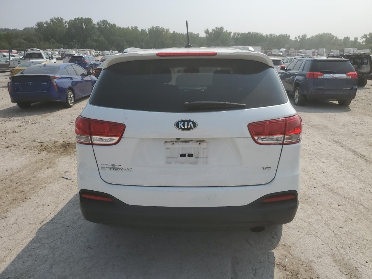 2017 Kia Sorento Lx - Image 6