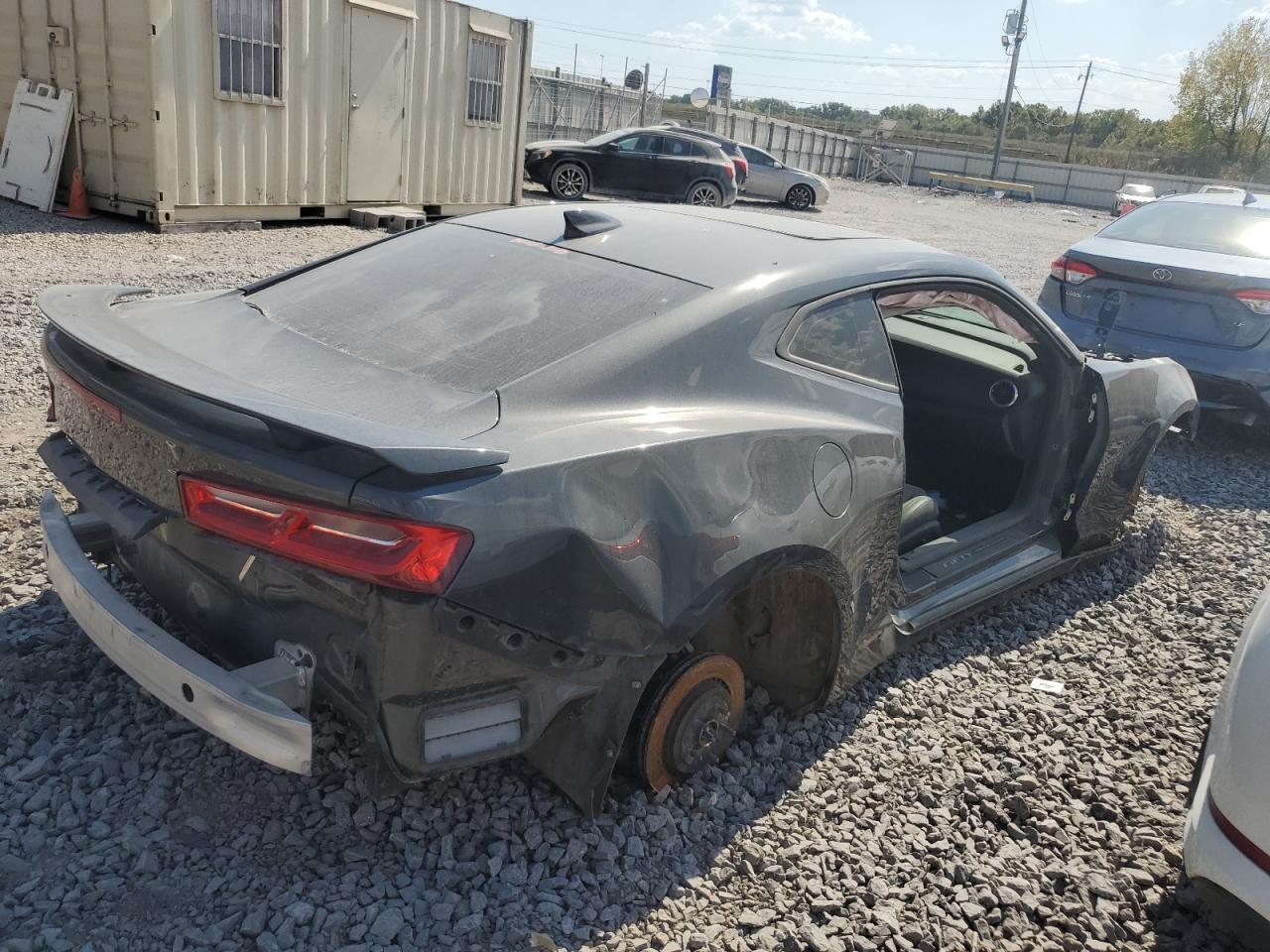 2017 Chevrolet Camaro Ss - Image 3