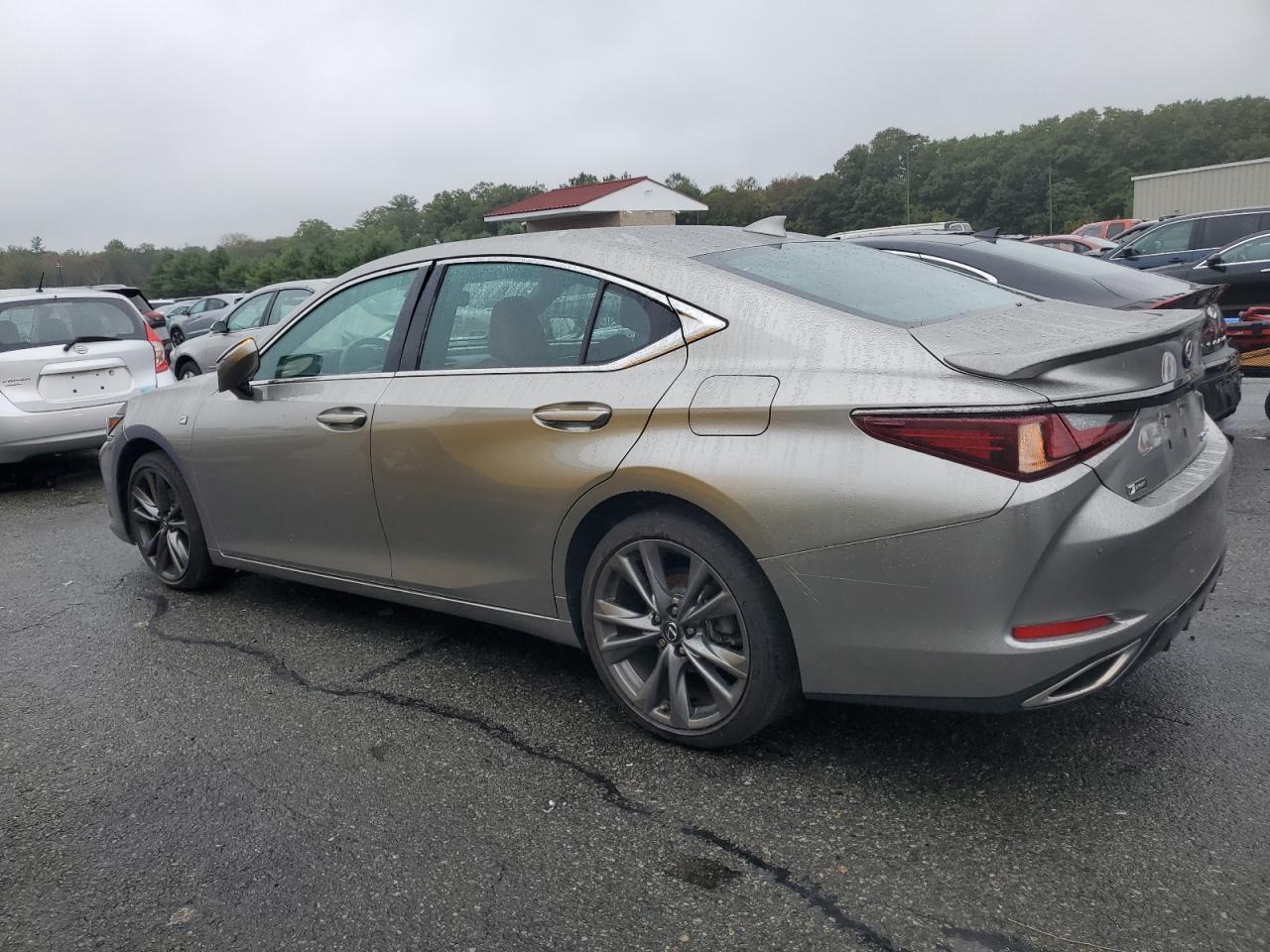 2019 Lexus Es 350 - Image 2