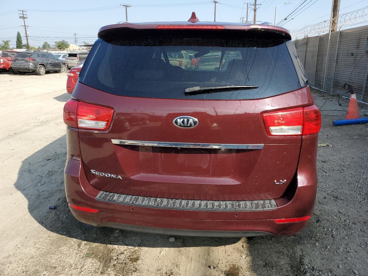 2016 Kia Sedona Lx - Фото 6