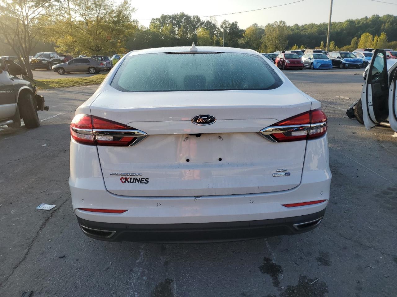 2020 Ford Fusion Se - Фото 6