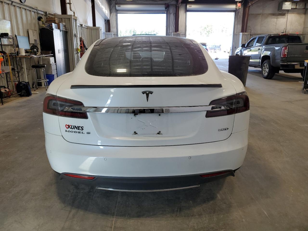 2016 Tesla Model S - Фото 6