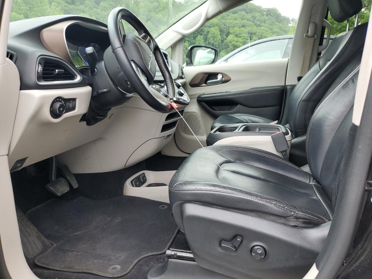 2018 Chrysler Pacifica Touring L - Image 7
