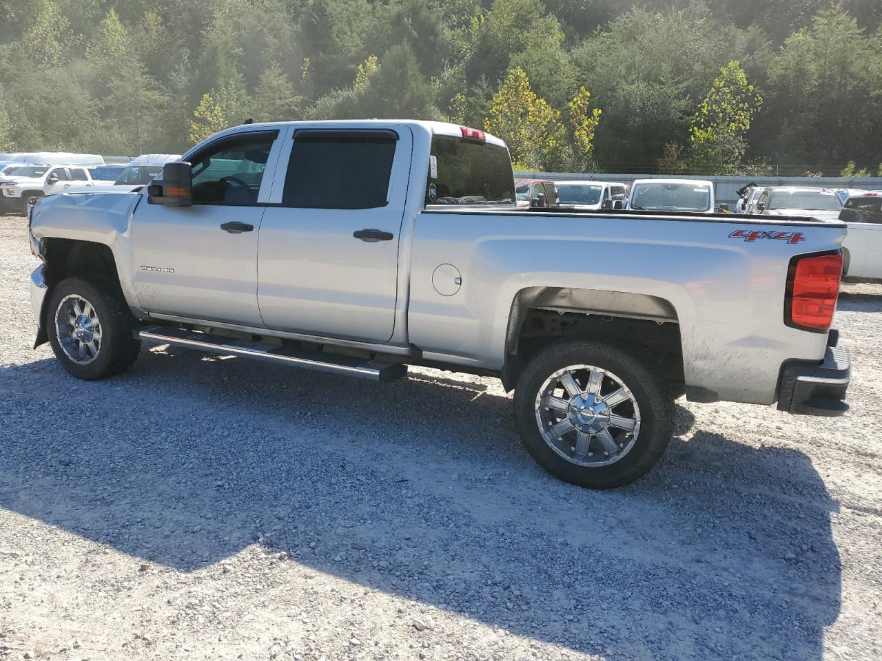 2016 Chevrolet Silverado K2500 Heavy Duty - Image 2