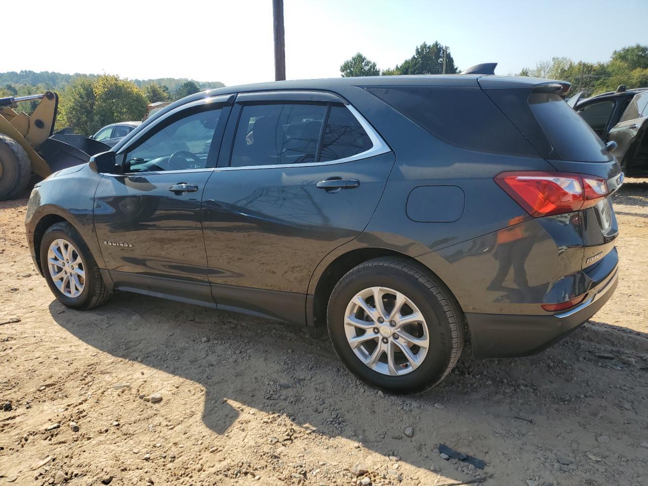 2020 Chevrolet Equinox Lt - Image 2
