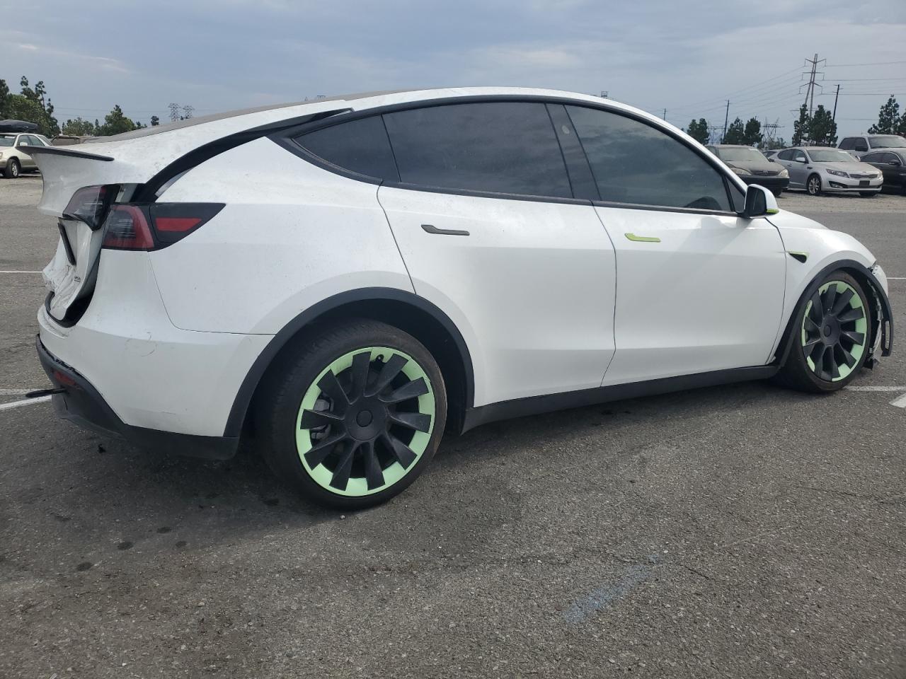 2025 Tesla Model Y - Image 3