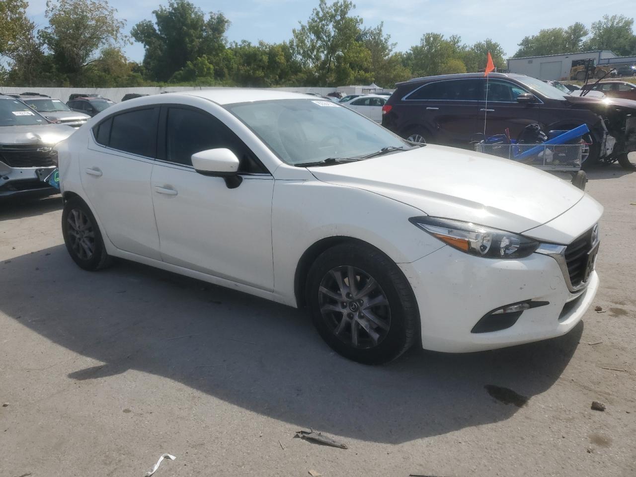 2017 Mazda 3 Sport - Фото 4