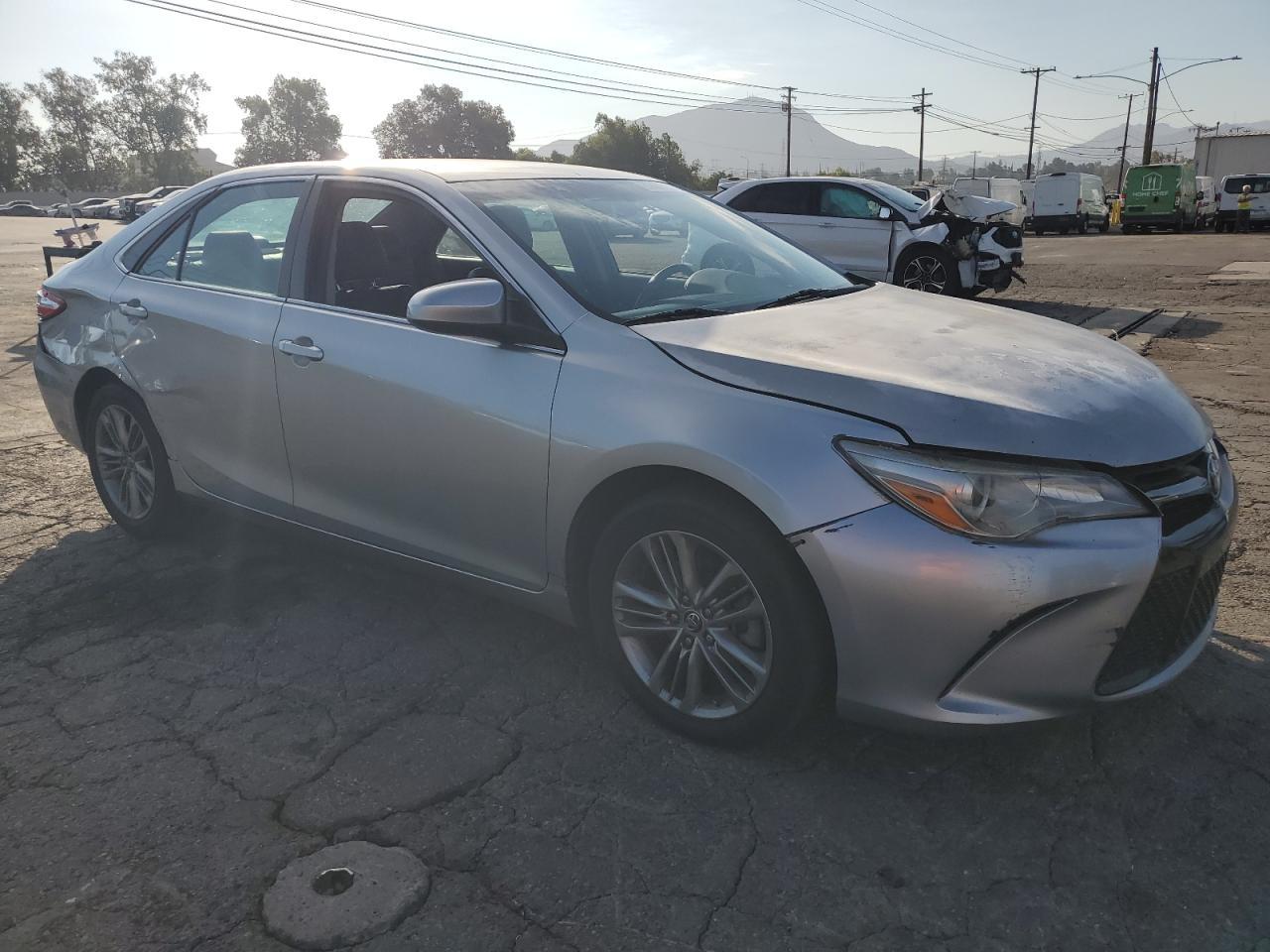 2015 Toyota Camry Le - Фото 4