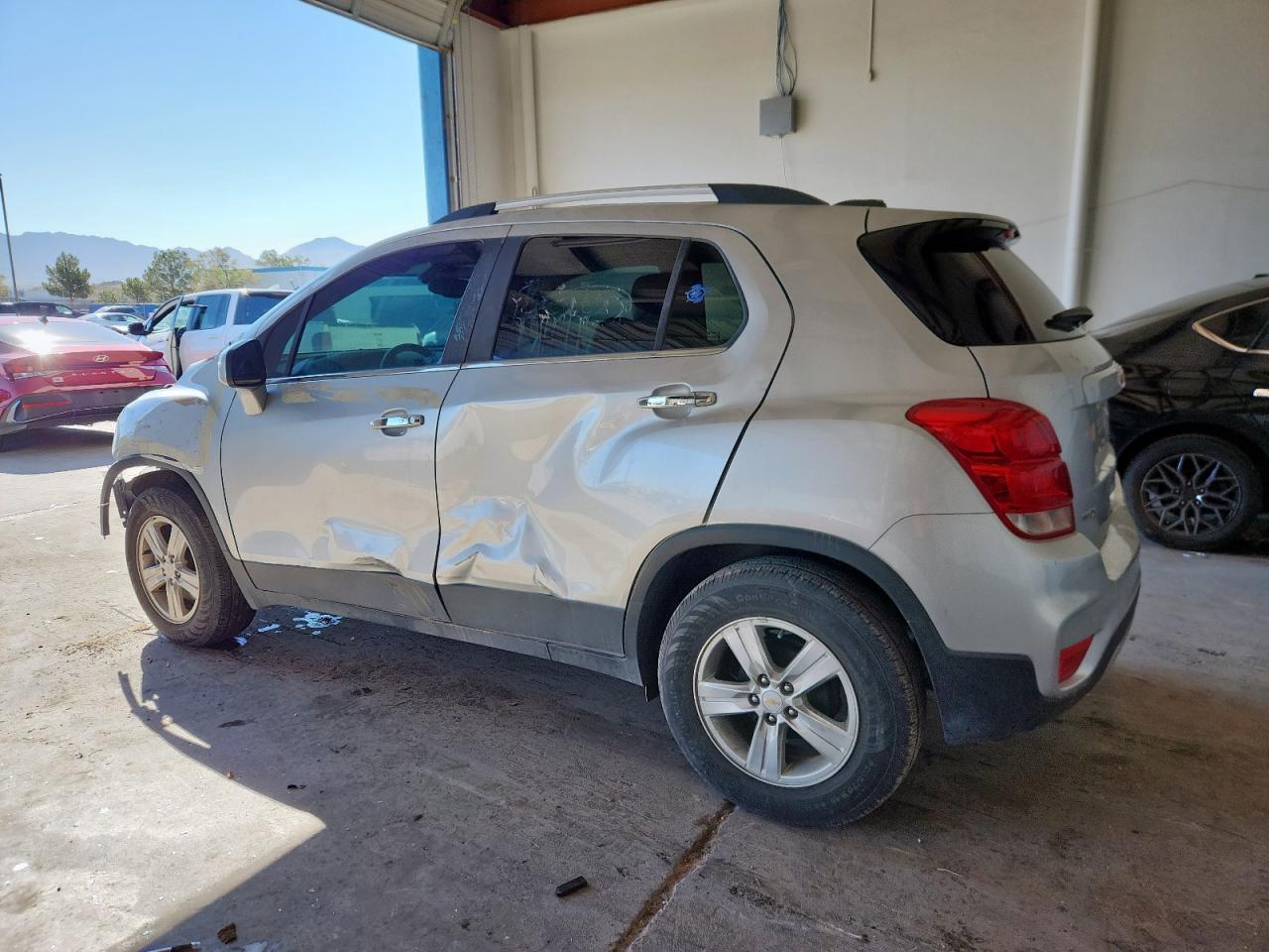 2020 Chevrolet Trax 1Lt - Фото 2