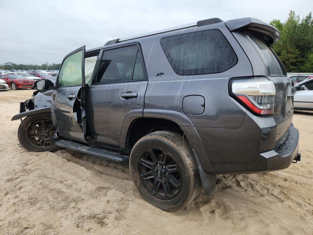 2021 Toyota 4Runner Sr5/Sr5 Premium - Image 2