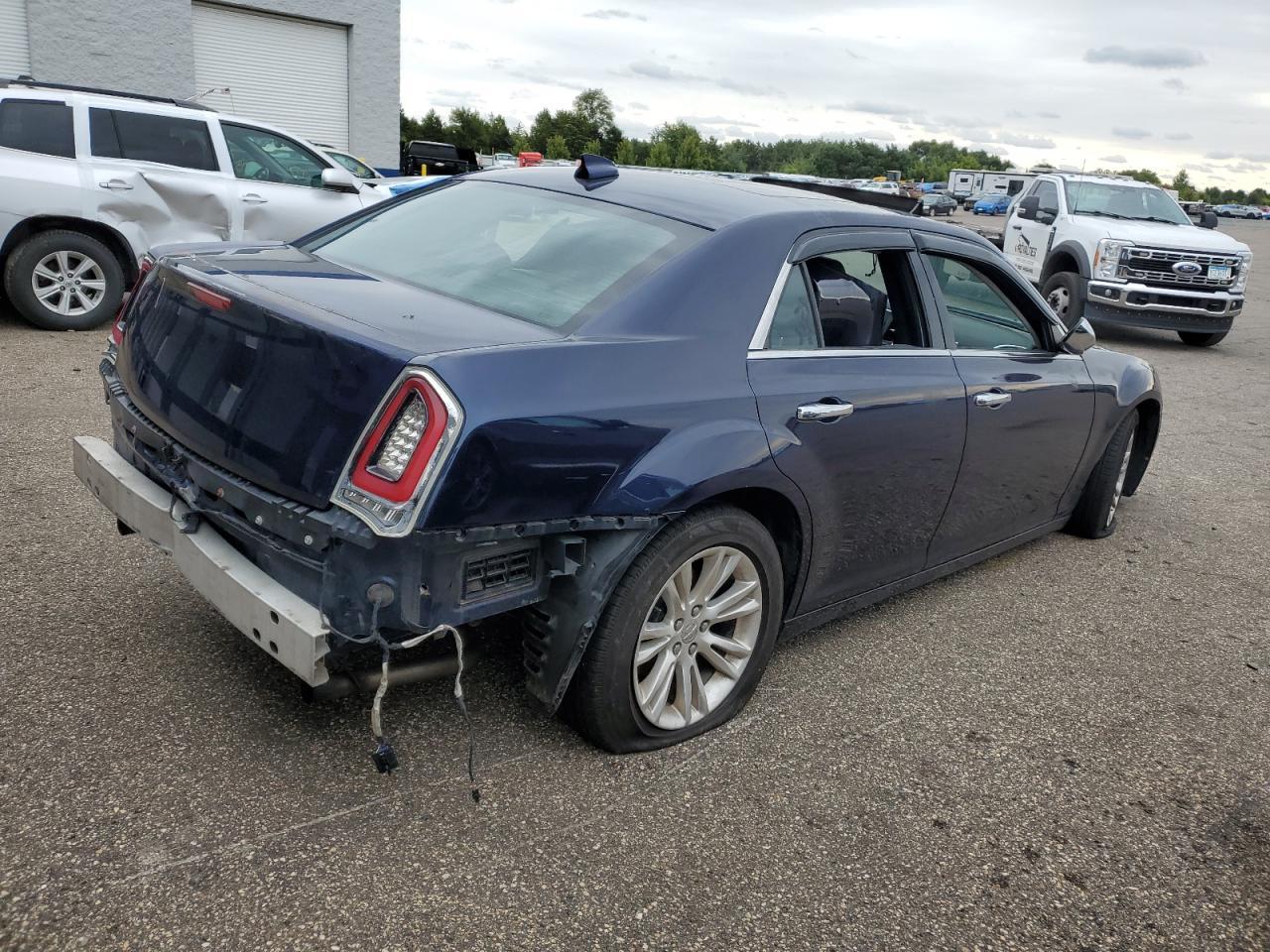 2015 Chrysler 300C - Фото 3