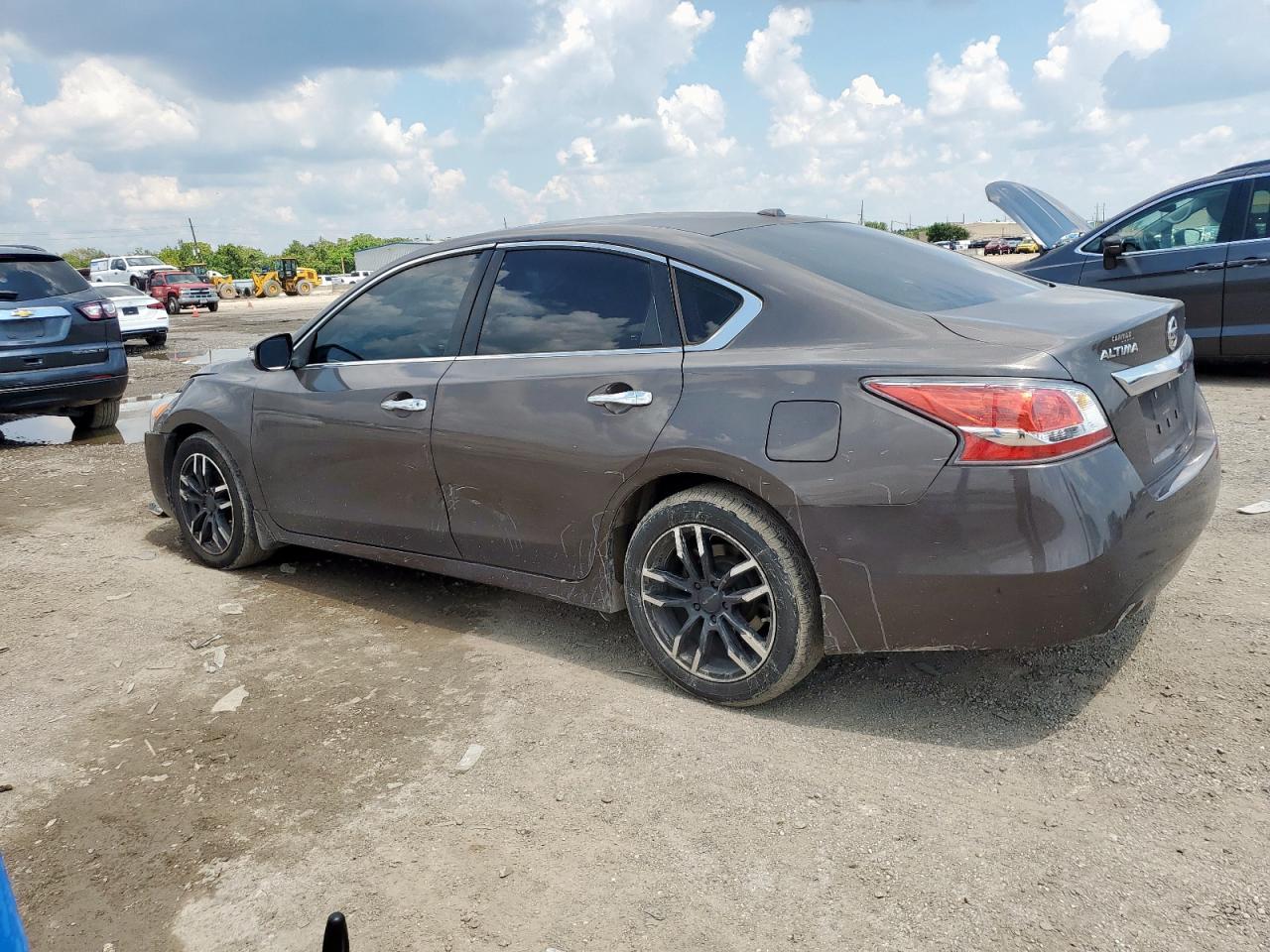 2015 Nissan Altima 2.5 - Фото 2