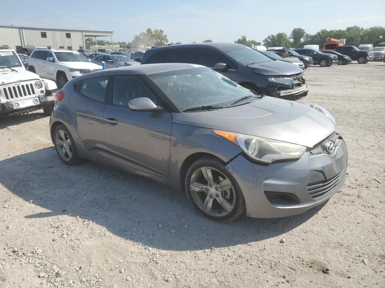 2014 Hyundai Veloster - Фото 4