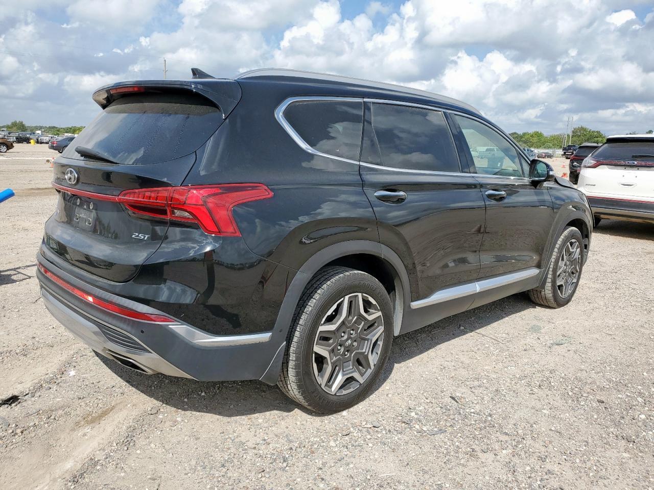 2022 Hyundai Santa Fe Limited - Фото 3