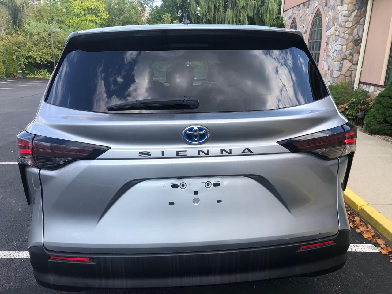 2023 Toyota Sienna Le - Фото 6