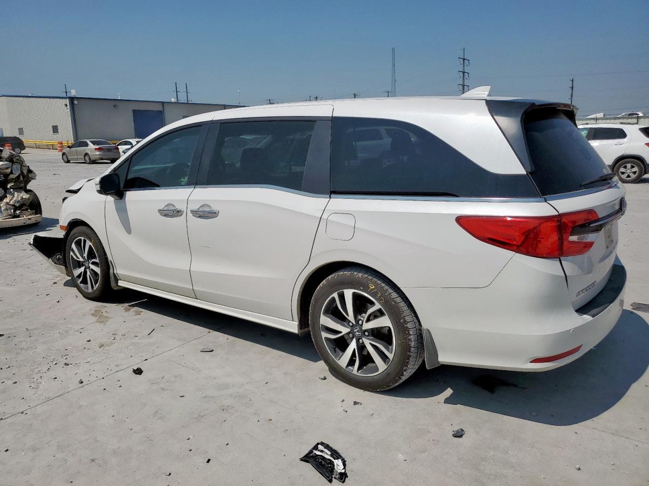 2023 Honda Odyssey Touring - Фото 2