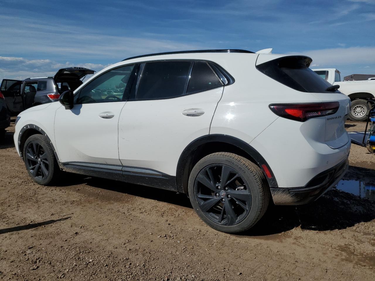 2022 Buick Envision Essence - Фото 2