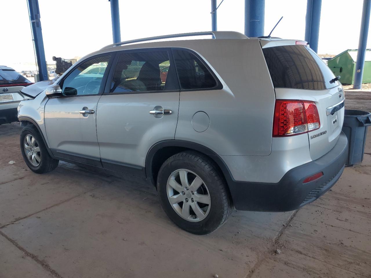 2013 Kia Sorento Lx - Image 2
