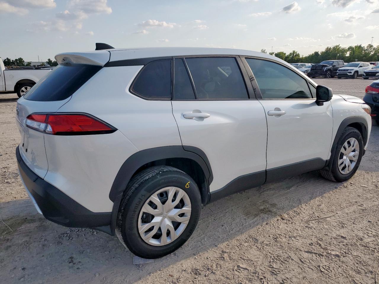 2025 Toyota Corolla Cross L - Image 3