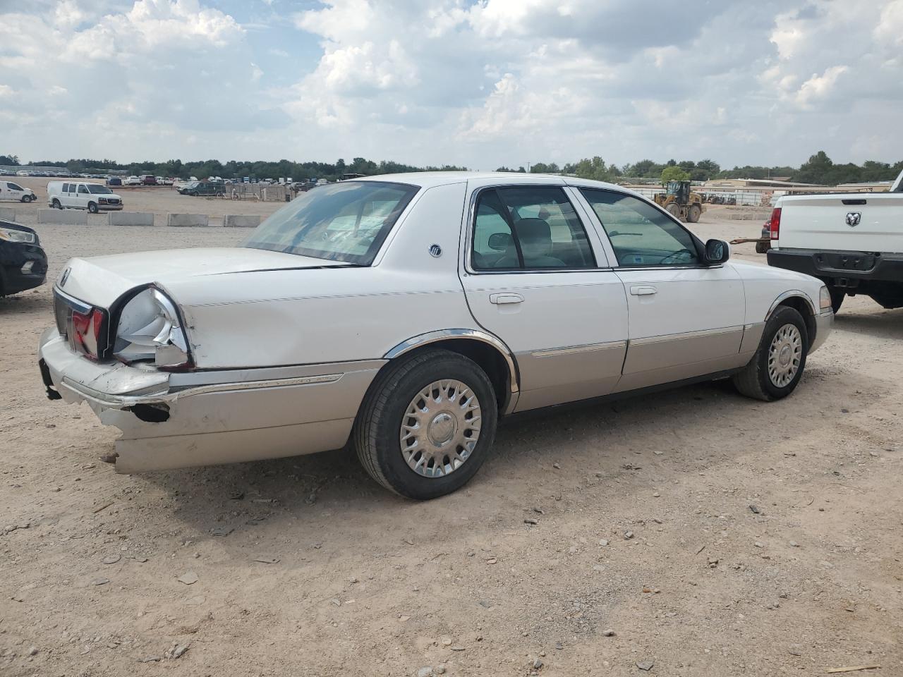2004 Mercury Grand Marquis Gs - Image 3