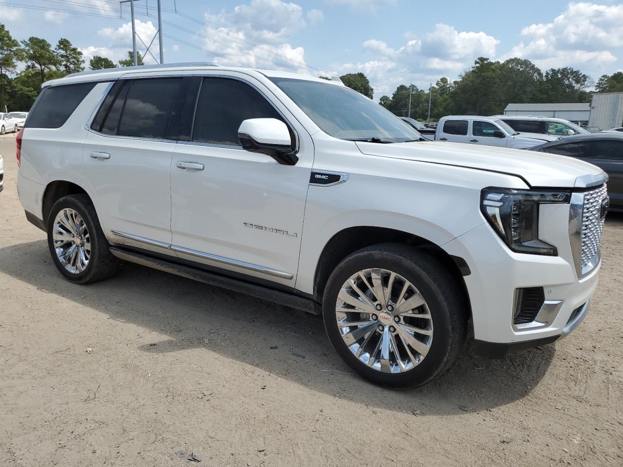 2022 GMC Yukon Denali - Image 4