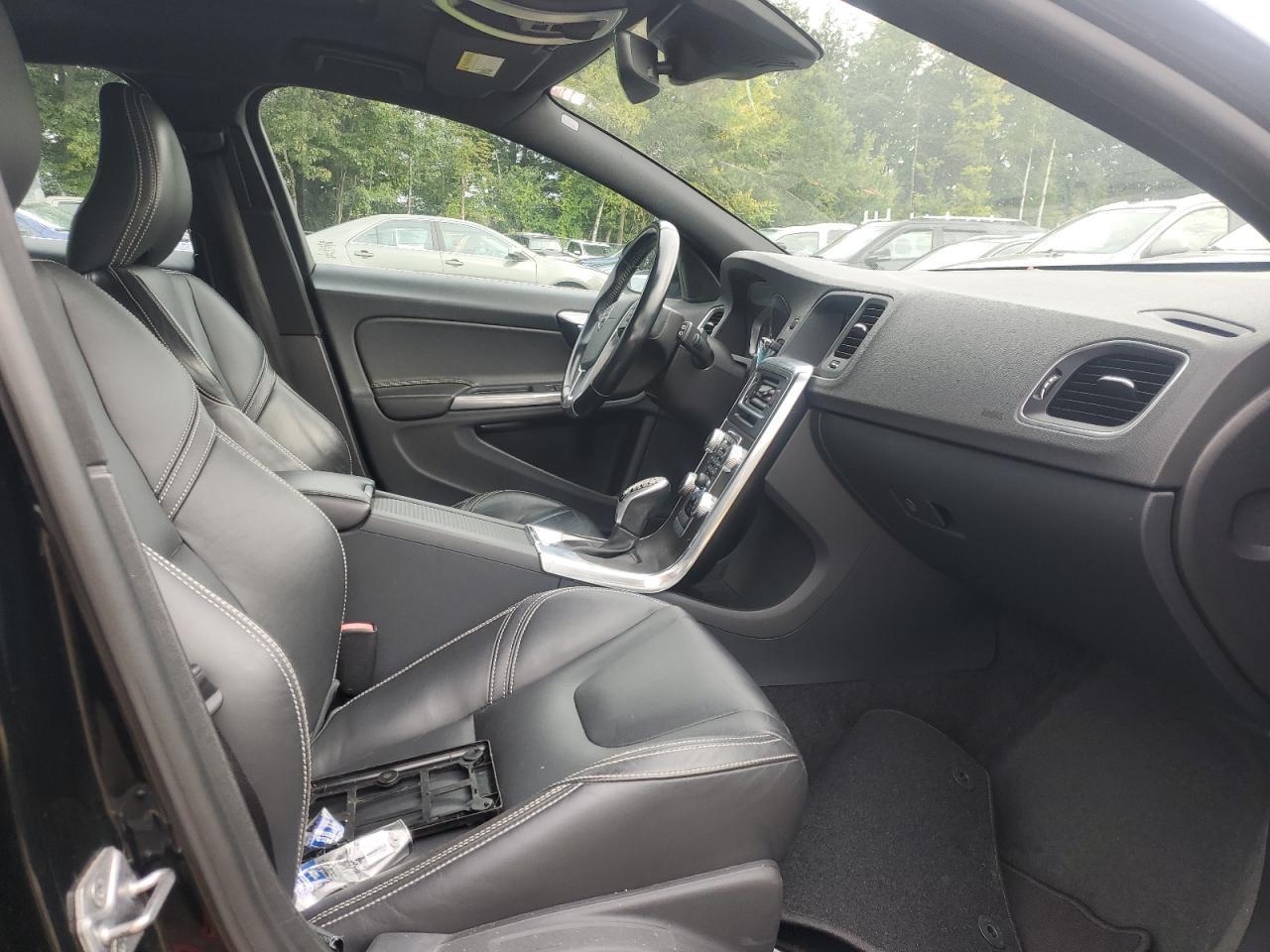 2015 Volvo V60 Premier - Фото 5