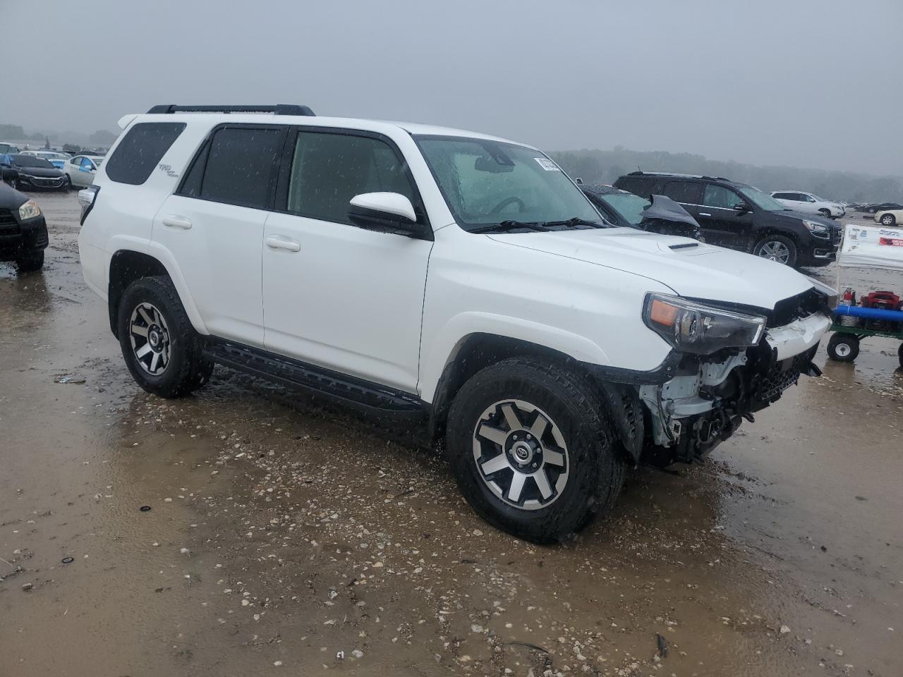 2021 Toyota 4Runner Sr5/Sr5 Premium - Image 4