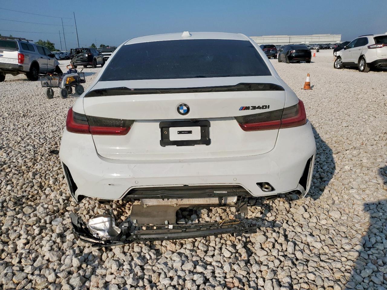 2025 BMW M340I - Фото 6