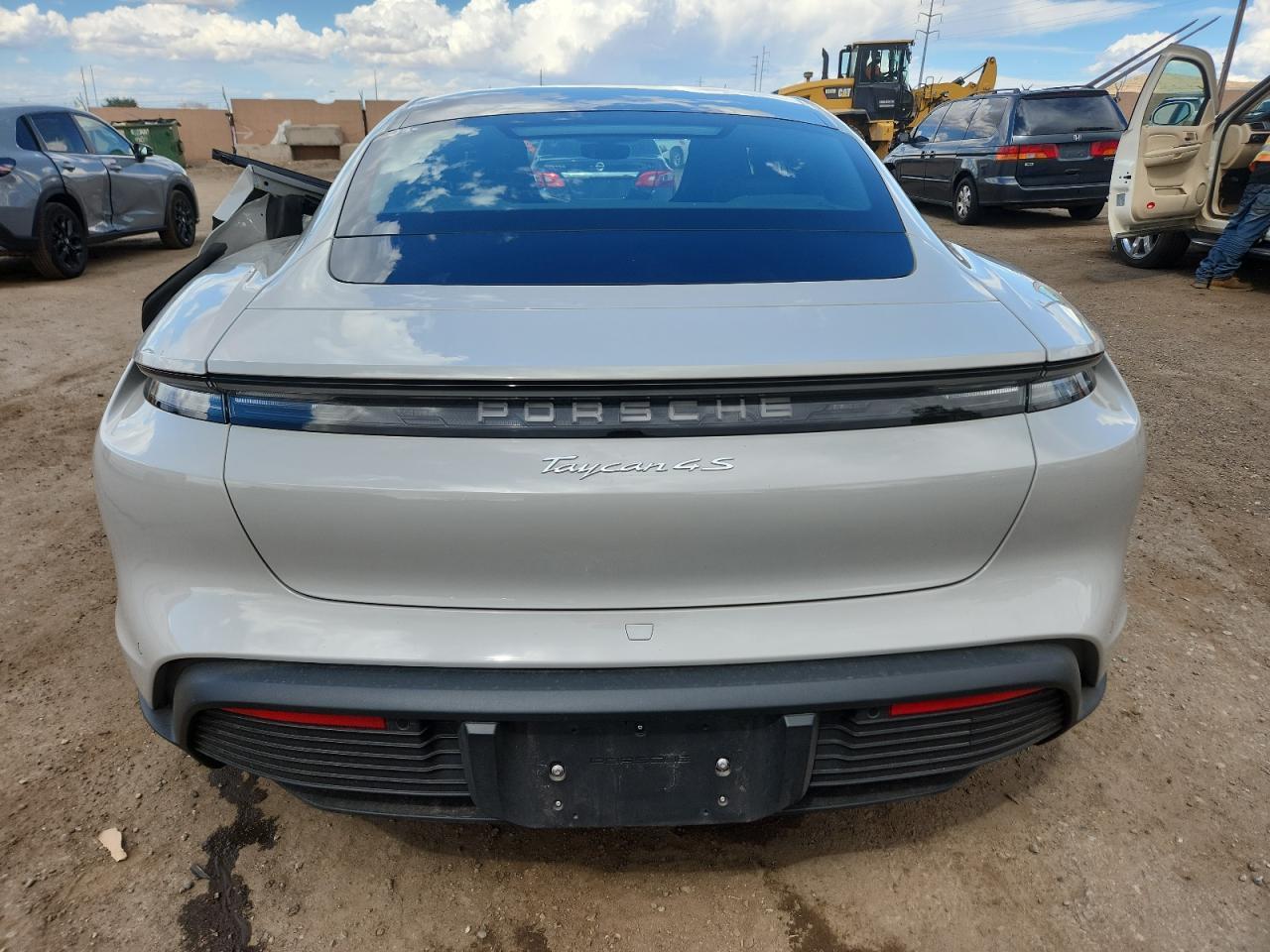 2025 Porsche Taycan 4S - Фото 6