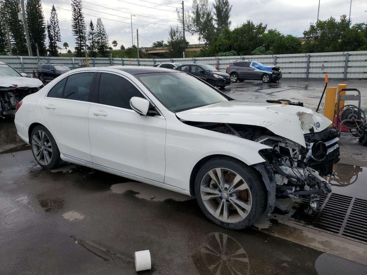 2016 Mercedes-Benz C 300 - Image 4