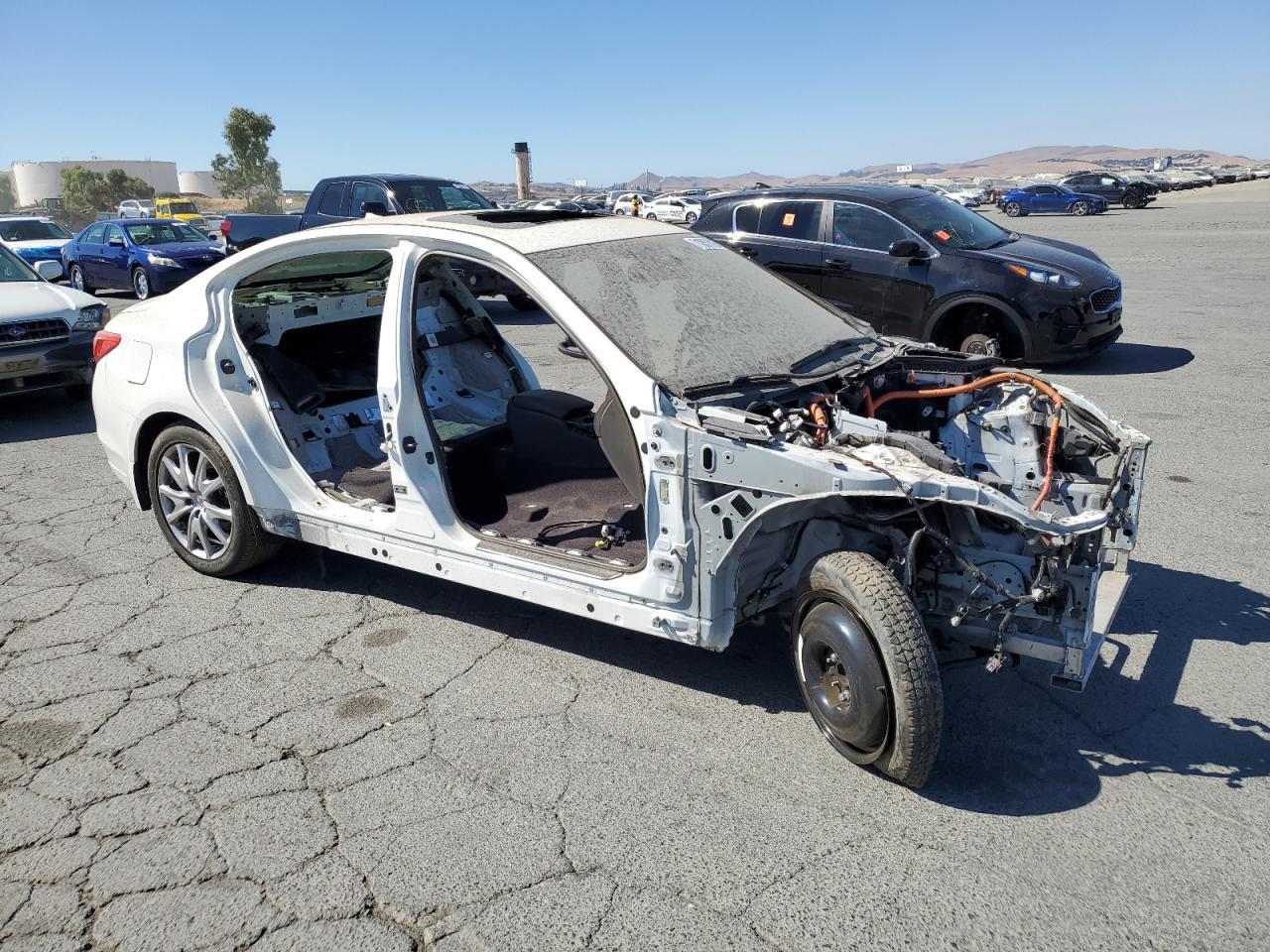 2017 Infiniti Q50 Hybrid - Фото 4