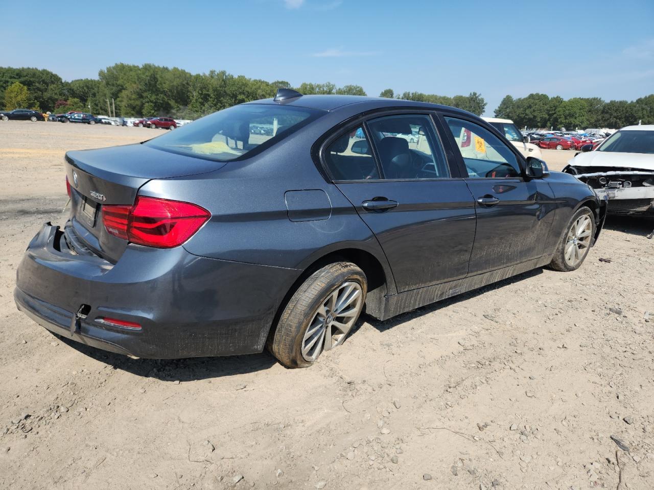 2017 BMW 320 I - Image 3