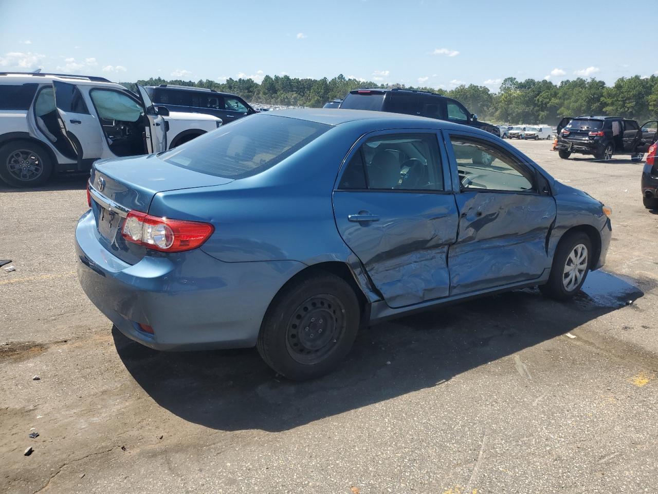 2013 Toyota Corolla Base - Фото 3