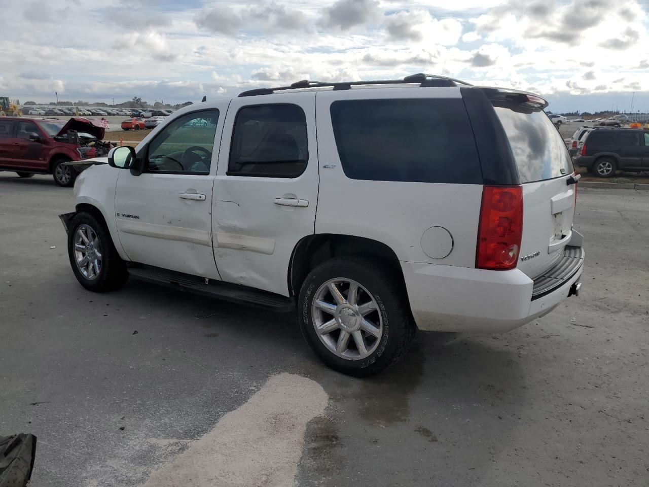 2008 GMC Yukon - Фото 2