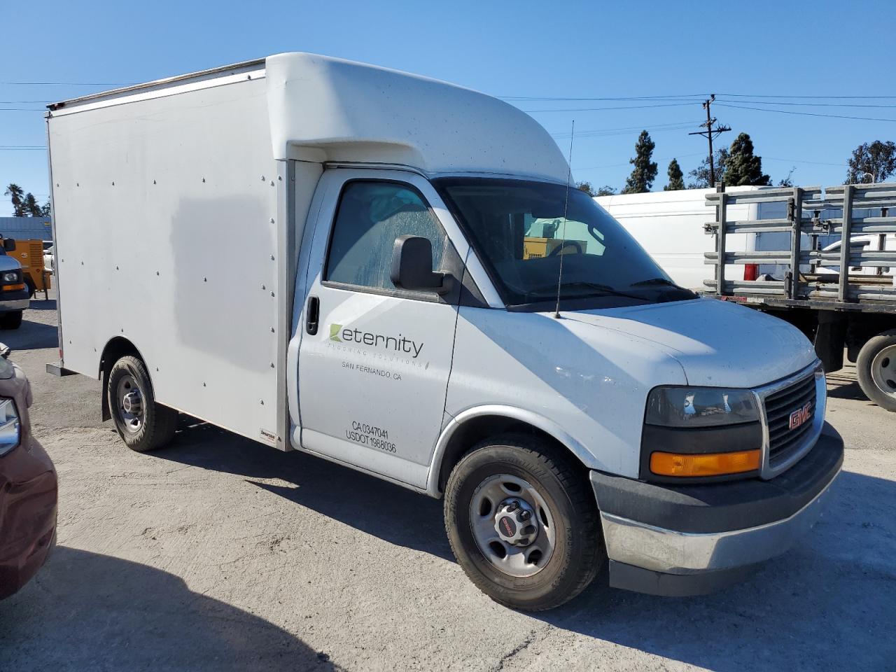 2017 GMC Savana Cutaway G3500 - Image 4