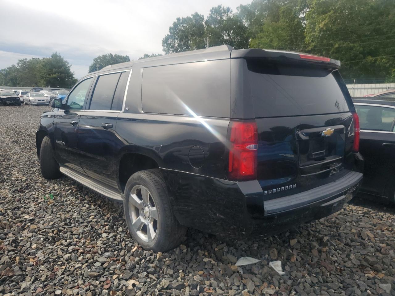 2016 Chevrolet Suburban K1500 Lt - Image 2