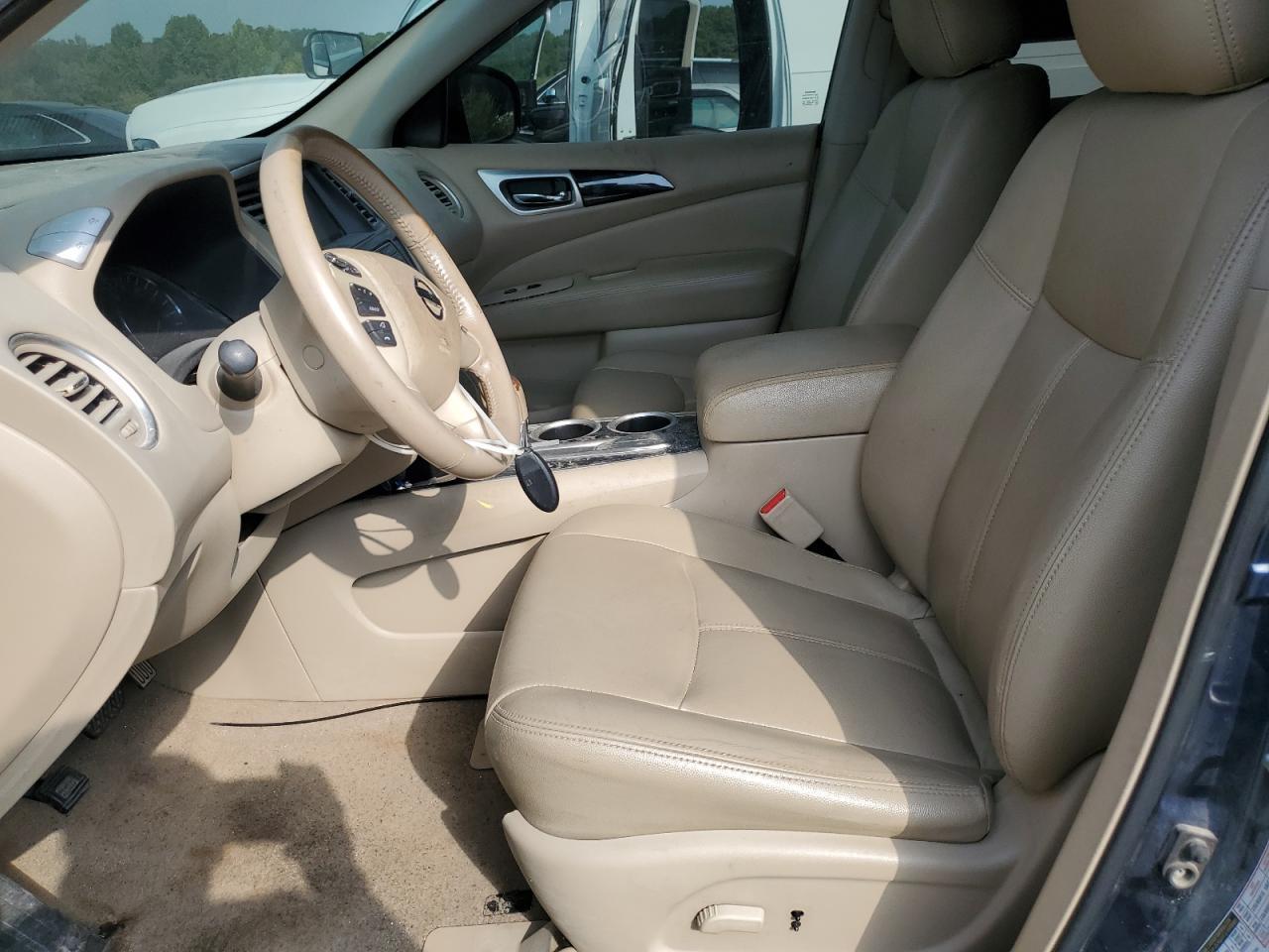 2014 Nissan Pathfinder S - Image 7