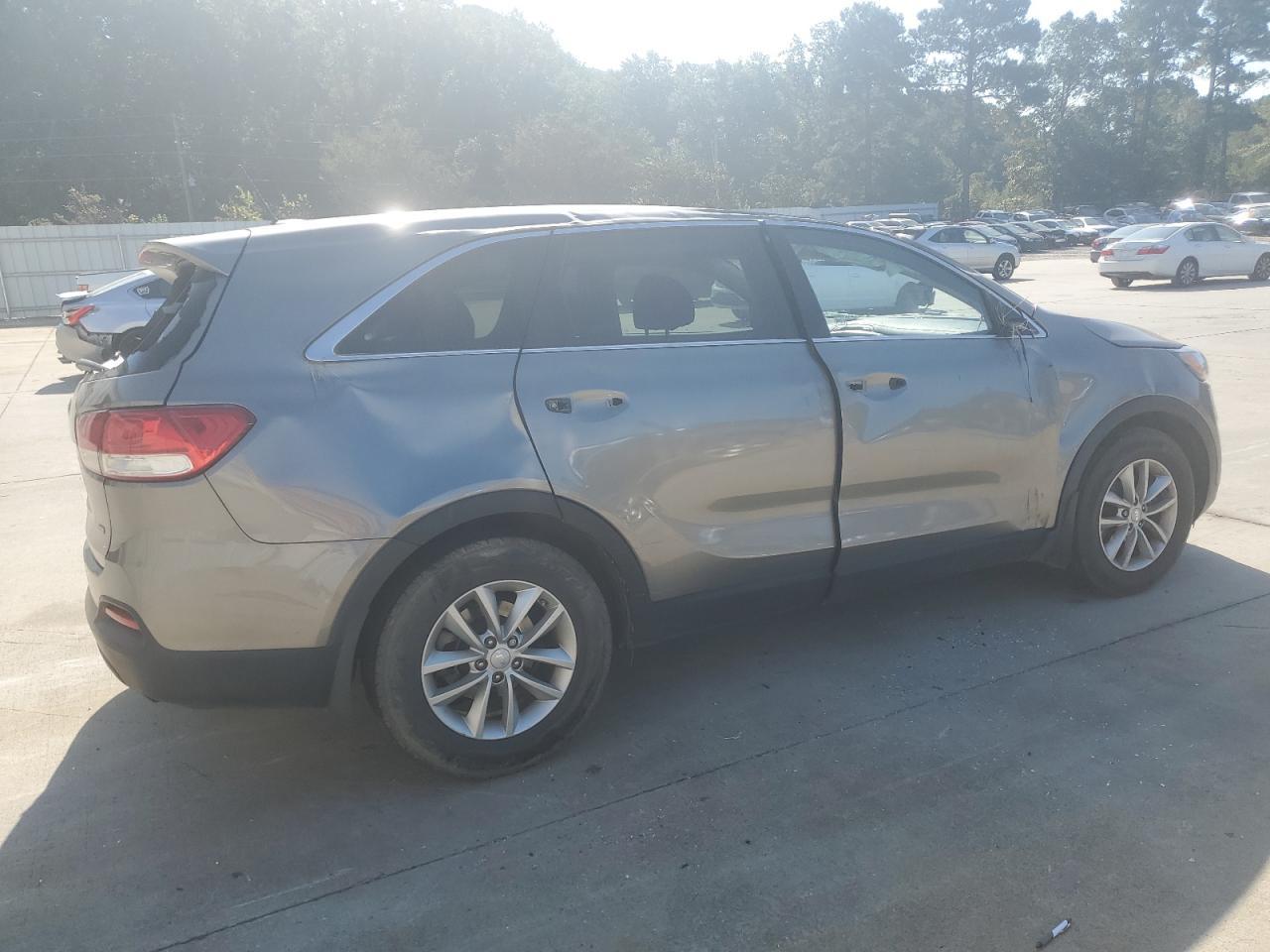 2018 Kia Sorento Lx - Image 3